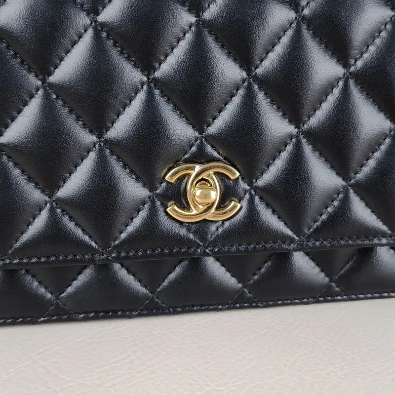 Chanel Crossbody Bagcf woc Black Calfskinmini19.2 × 3.5 × 12.3 cm — detail view 10 of 15
