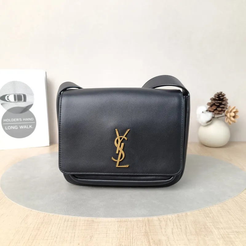 SAINT LAURENT Crossbody Bag Niki Besace Messenger Bag Black Calfskin Small21.5 × 9.5 × 16 cm