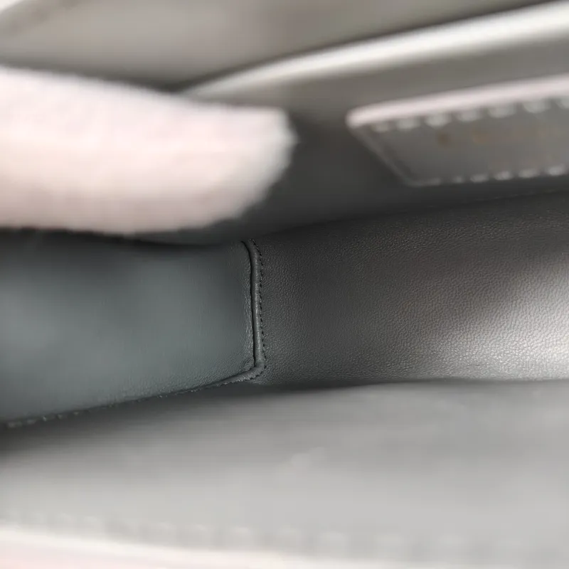 DIOR Crossbody Bag30Montaigne 30 Box Box Grey Calfskinmini17.5 × 5 × 11.5 cm — detail view 8 of 17