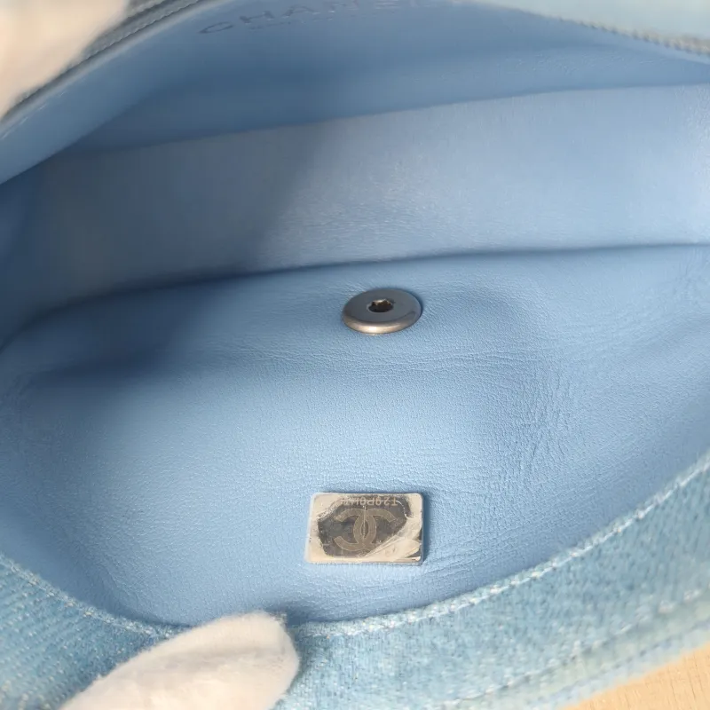 Chanel Crossbody Bag Blue mini19 × 8 × 14 cm — detail view 11 of 12