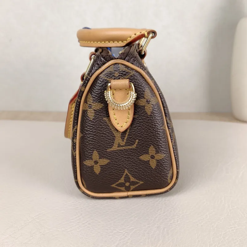 Louis Vuitton Crossbody Bag Speedy Nano Shoulder Strap PVC nano 16 × 7.5 × 10 cm — detail view 8 of 11