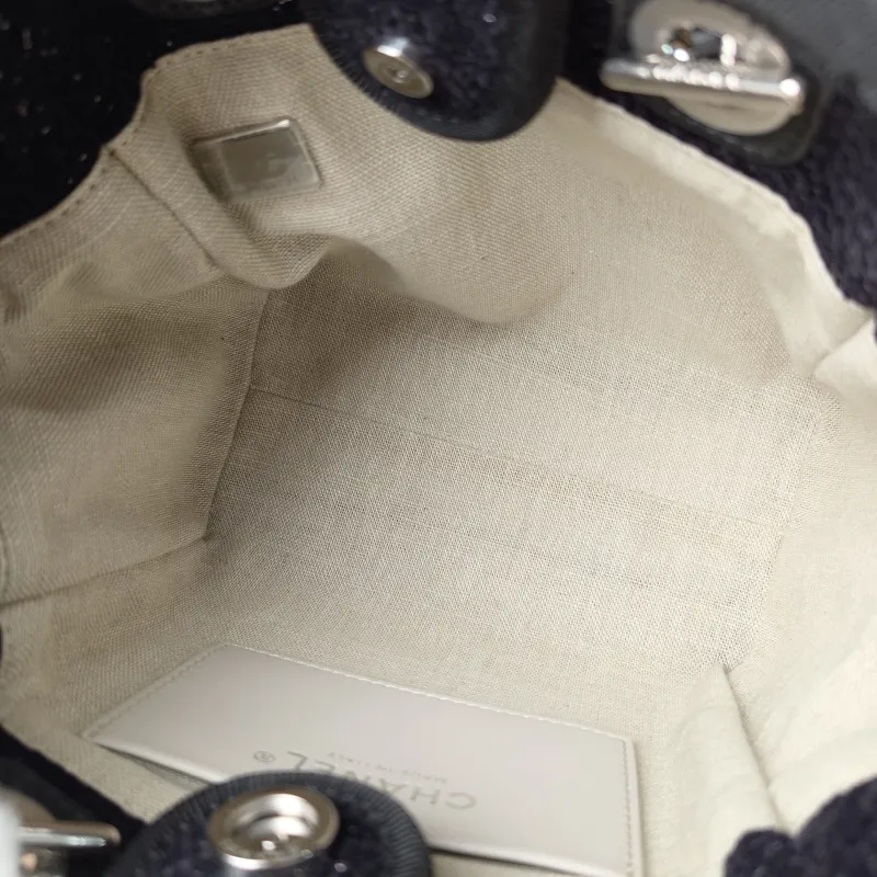 Chanel Shoulder Bag Black Mini 19 × 11 × 16 cm — detail view 11 of 12