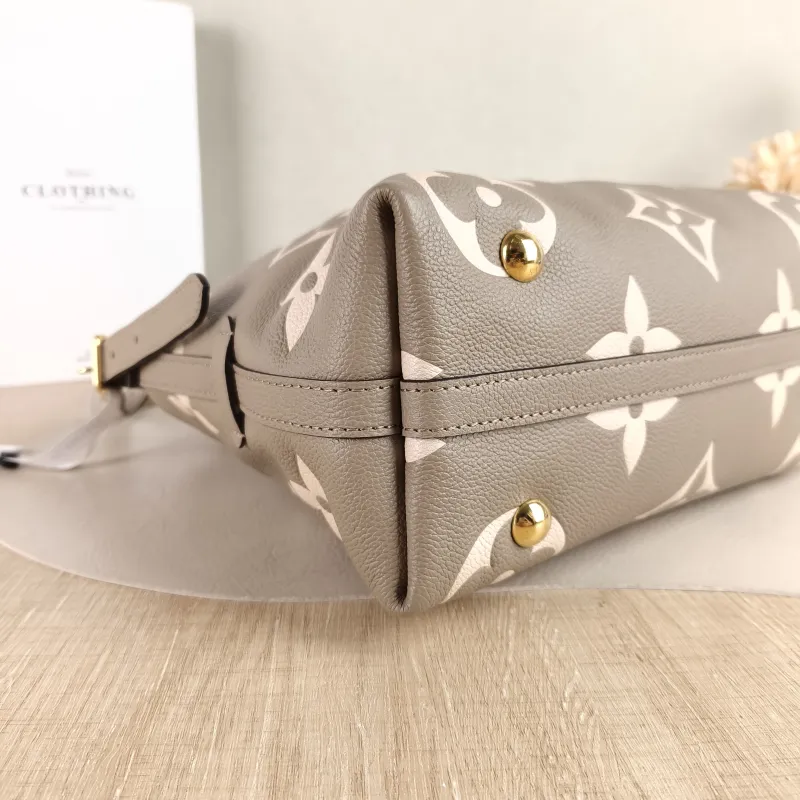 Louis Vuitton Crossbody Bag Carryall Calfskin Small 29.5 × 12 × 24 cm — detail view 13 of 14