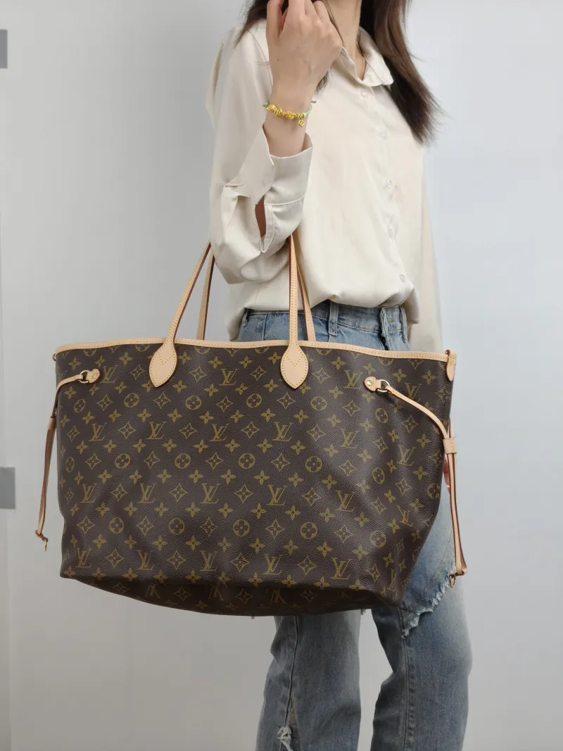 Louis Vuitton Shoulder Bag Neverfull Monogram PVC Large 39 × 19 × 32 cm — on-model view 2 of 2