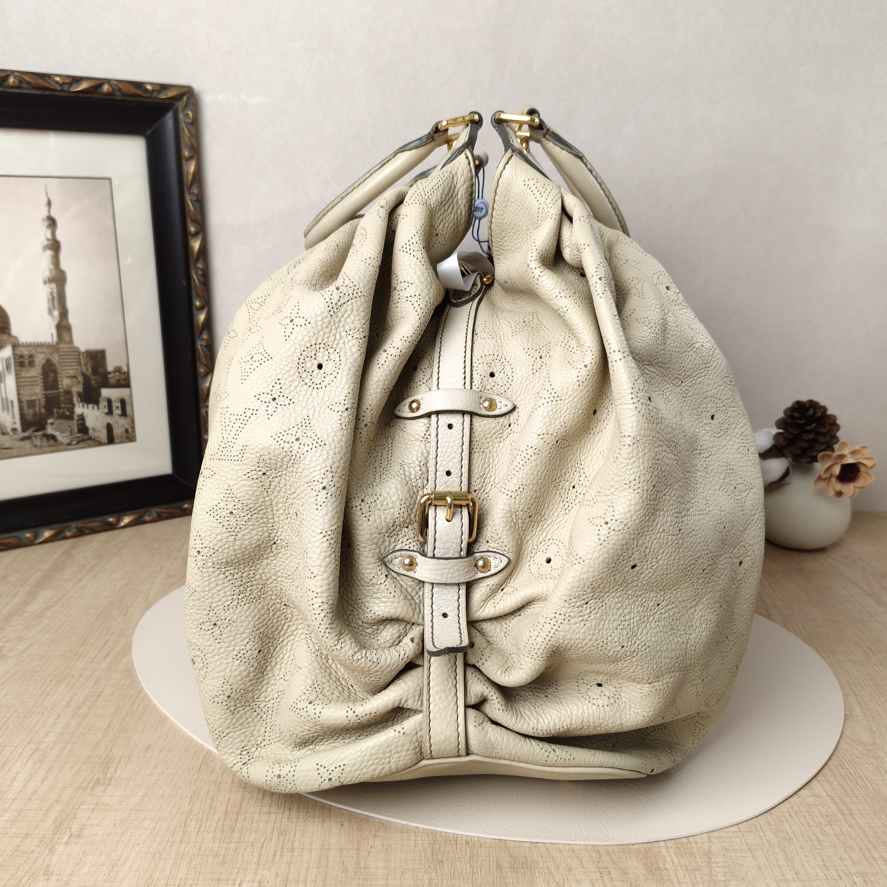 Louis Vuitton Shoulder Bag Mahina Seal Vintage Shoulder Bag Calfskin Large47 × 20 × 42 cm — cover view 7 of 9